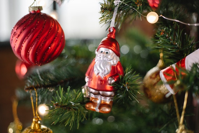 prelit-christmas-trees-theme-national-lampoons-christmas-vacation