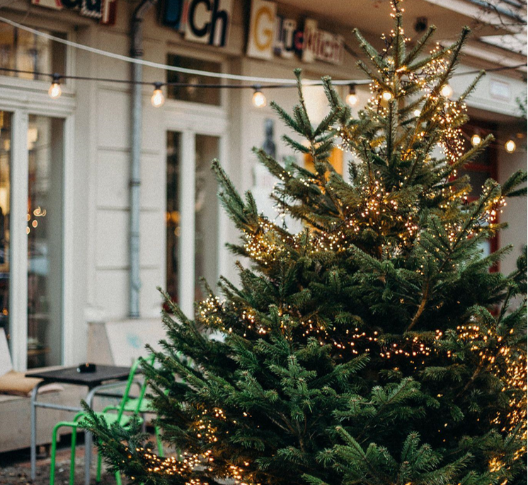 How Artificial Christmas Trees Can Help with Your New Year's Resolutions